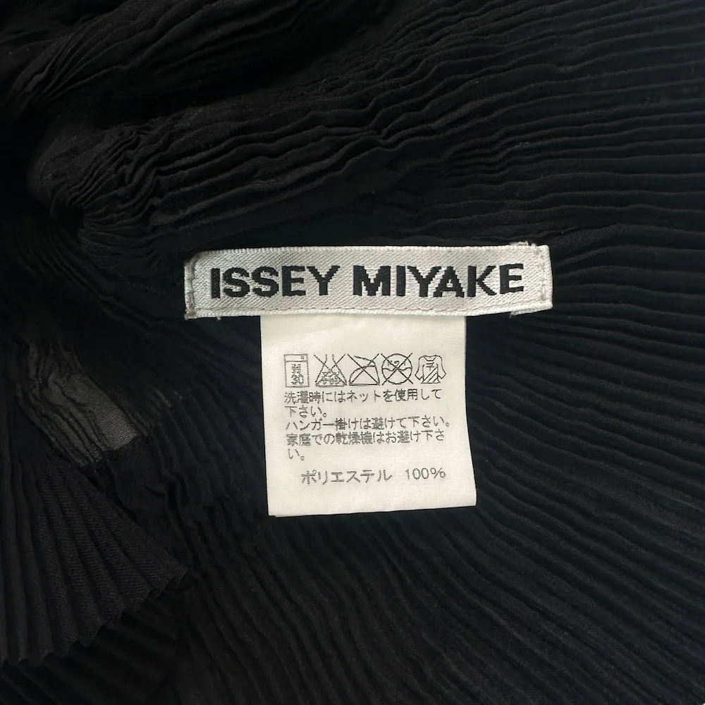 (2) ISSEY MIYAKE PLEATED TANK TOP - Image 5