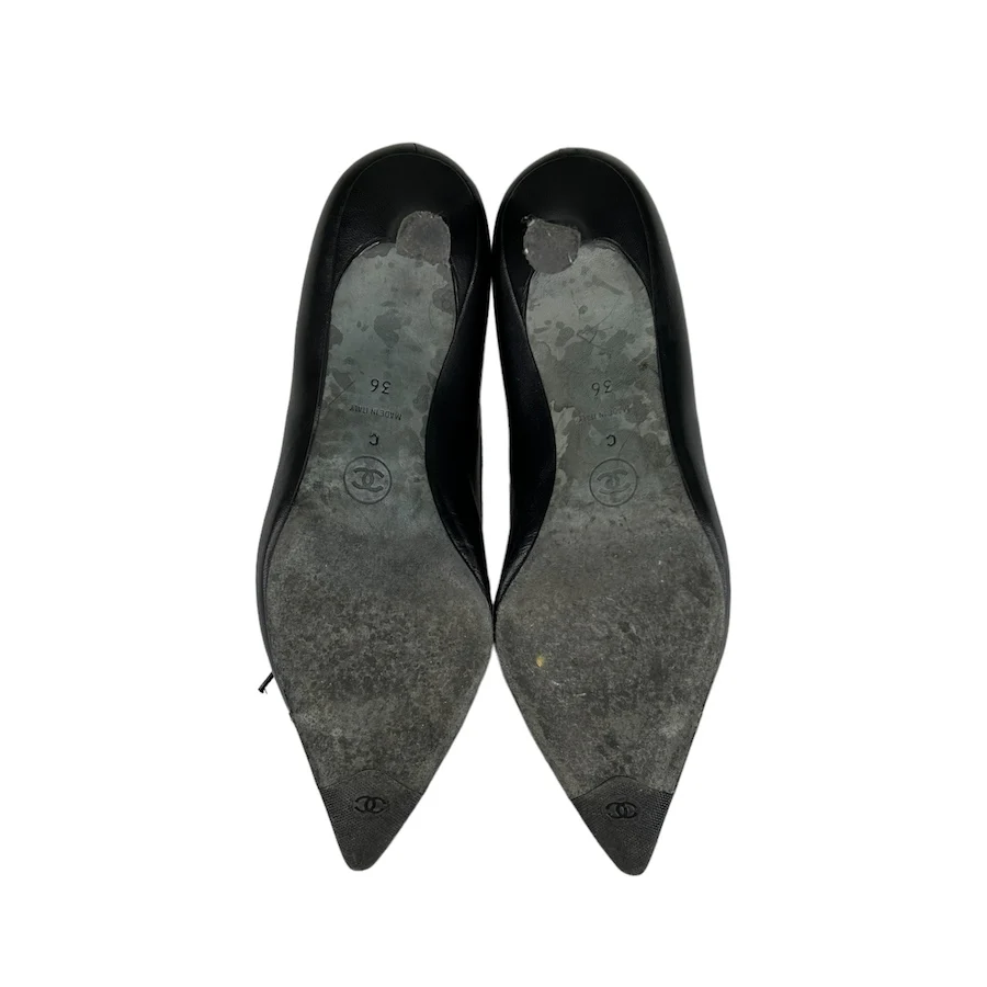 CHANEL BLACK LEATHER / PATENT LEATHER KITTEN HEELS - Image 8