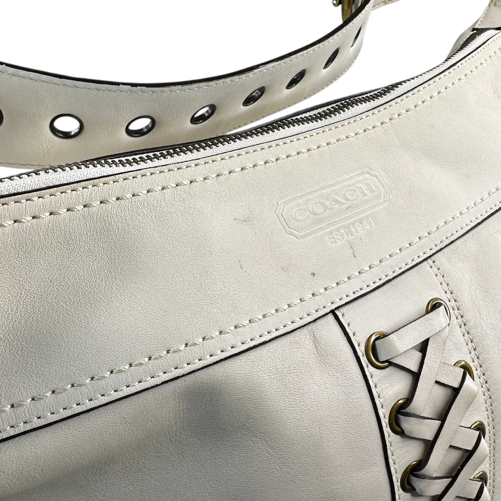 COACH FRONT-LACE SHOULDER BAG - CREAM - Image 4