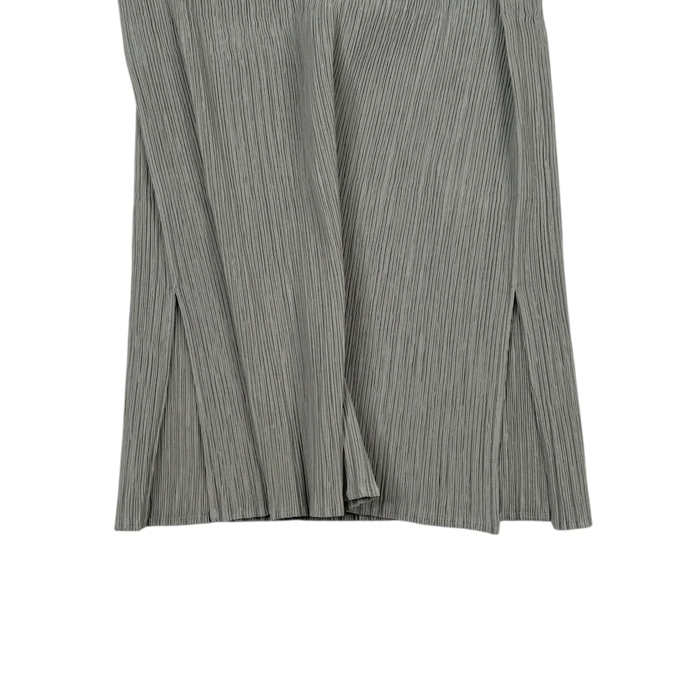 ISSEY MIYAKE PLEATED TANK TOP - LIGHT GREY - Image 3