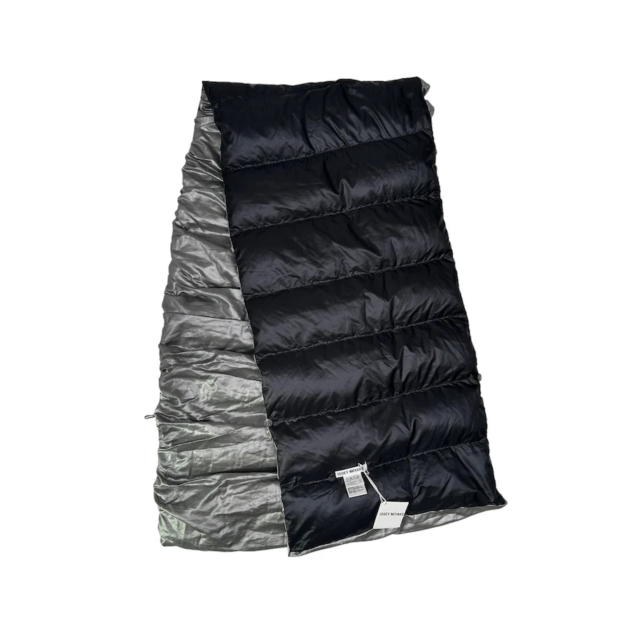 (NEW) ISSEY MIYAKE PUFFER DOWN SCARF - SILVER / BLACK - Image 2